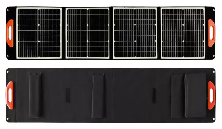 明るい日光の下で屋上に設置されたソーラーパネルの列